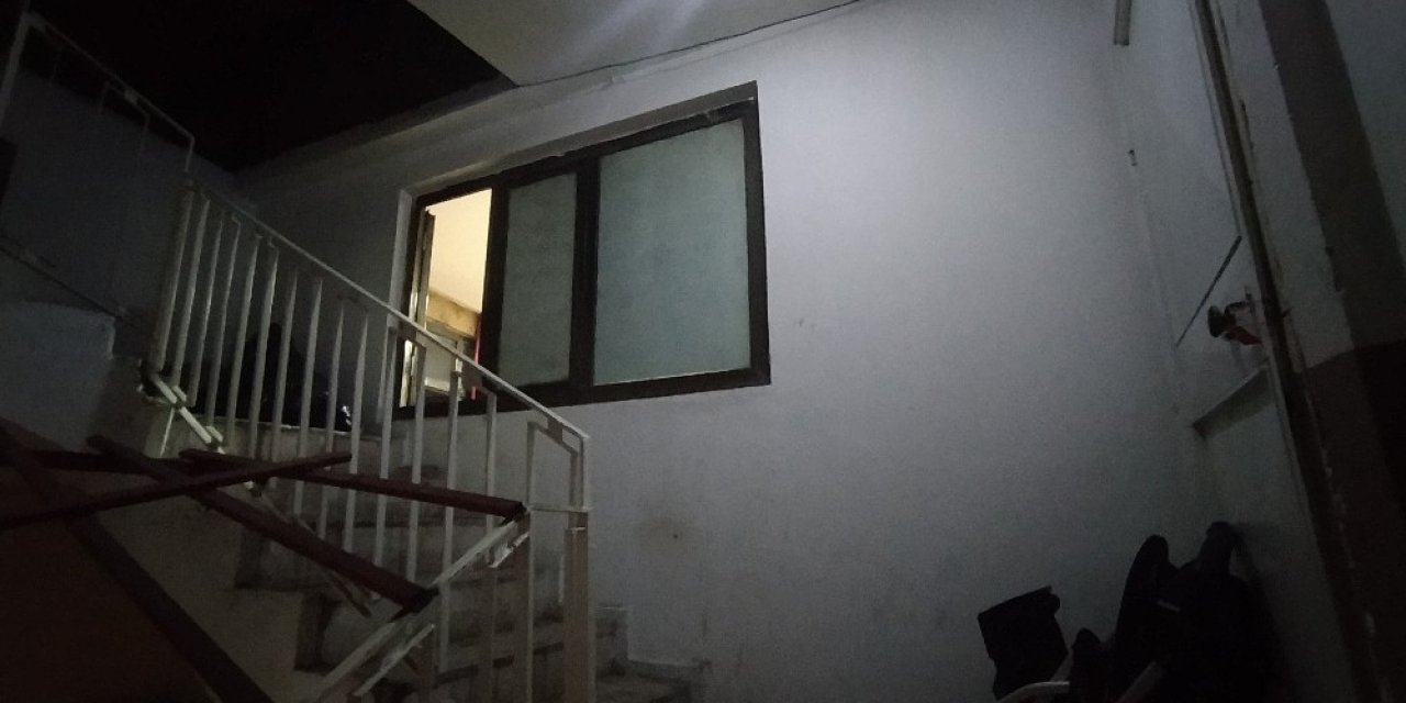 Korona Virüs Tedbirlerini Hiçe Sayıp Kumar Oynatan İki Kafeye Baskın