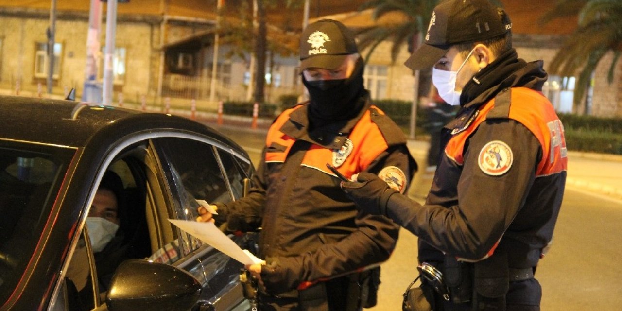 İzmir Emniyeti Yılbaşında Da Görev Başında