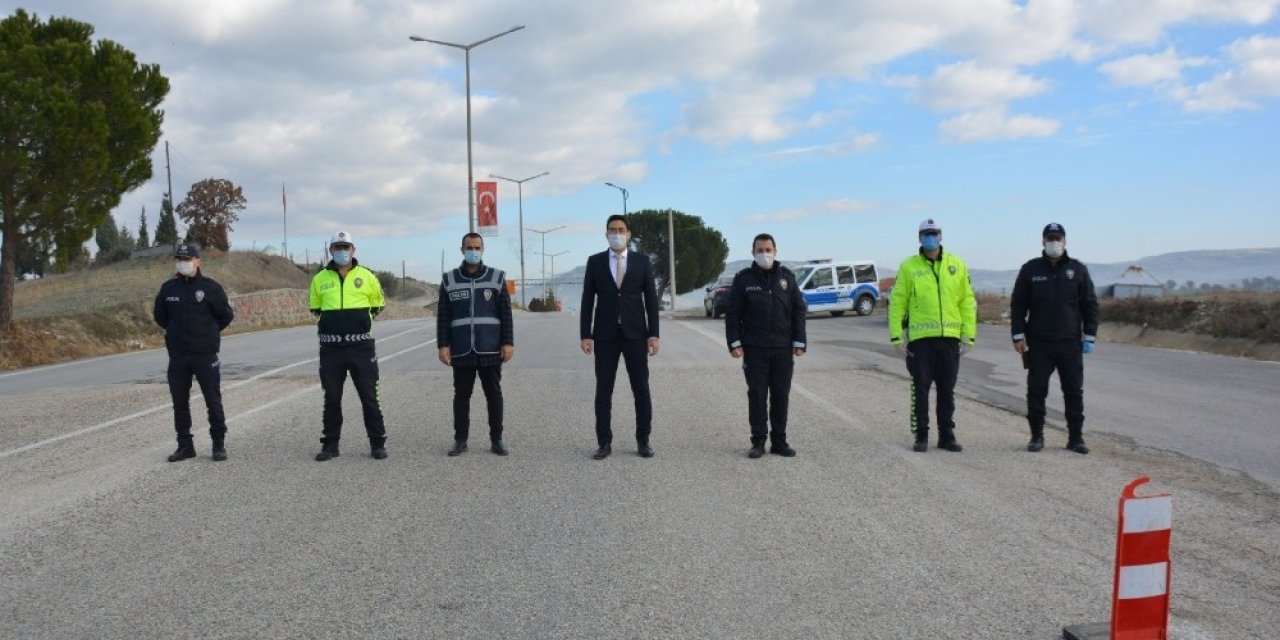 Selendi’de Polis Ve Jandarmadan Huzur Uygulaması