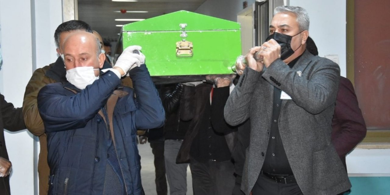 Van’da Tedavi Görün Doktor Korona Virüsten Hayatını Kaybetti