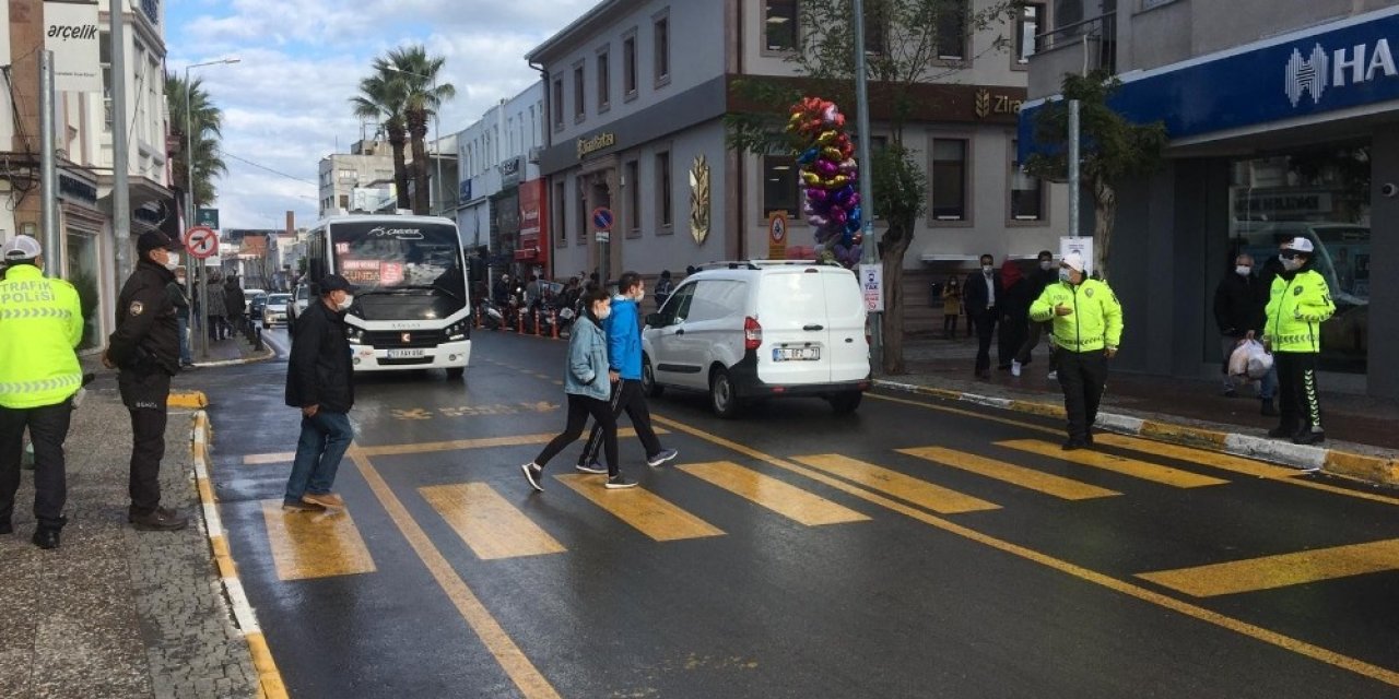 Ayvalık Polisinden Yoğun Yılbaşı Mesaisi