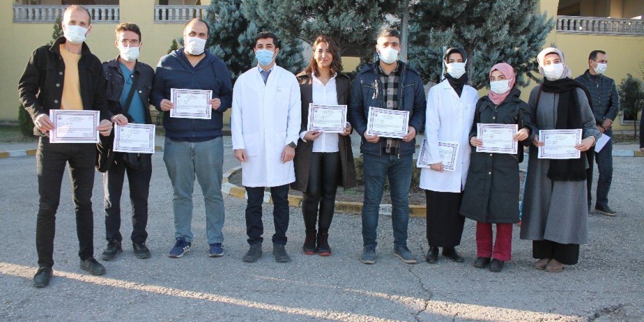 Midyat Devlet Hastanesinde Çalışan 174 Personele Başarı Belgesi Verildi