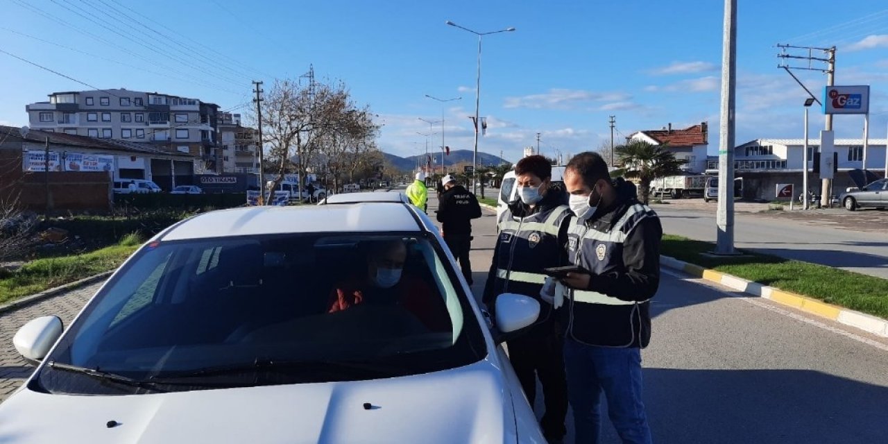 Burhaniye Polisinden Yoğun Yılbaşı Denetimi