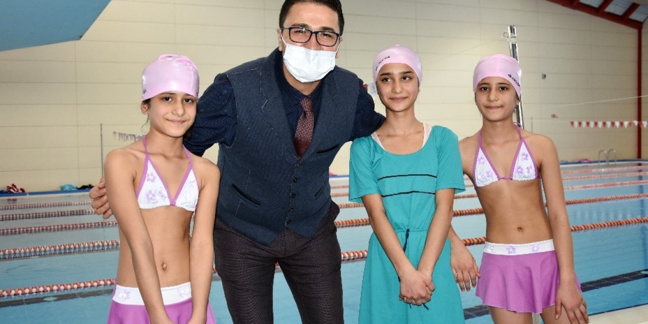 Bu Proje İle Çocuklar Yüzme Öğreniyor