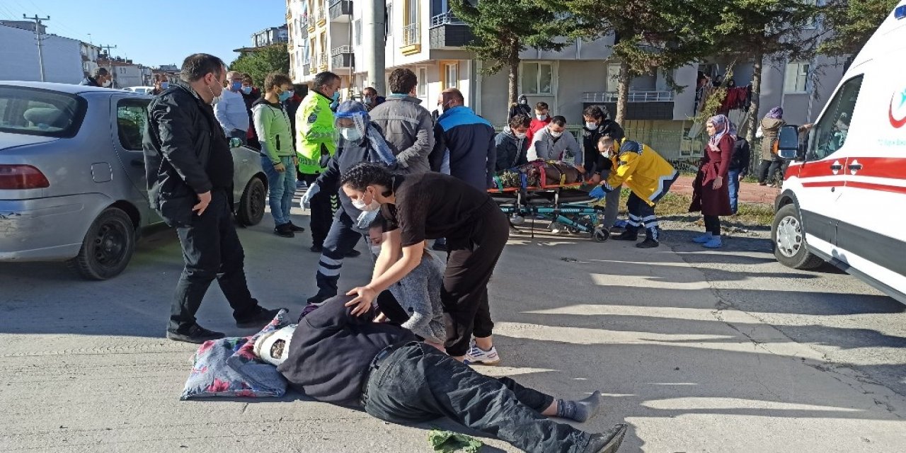 Kazada Eşinin Öldüğünü Zanneden Motosiklet Sürücüsü Dakikalarca Gözyaşı Döktü