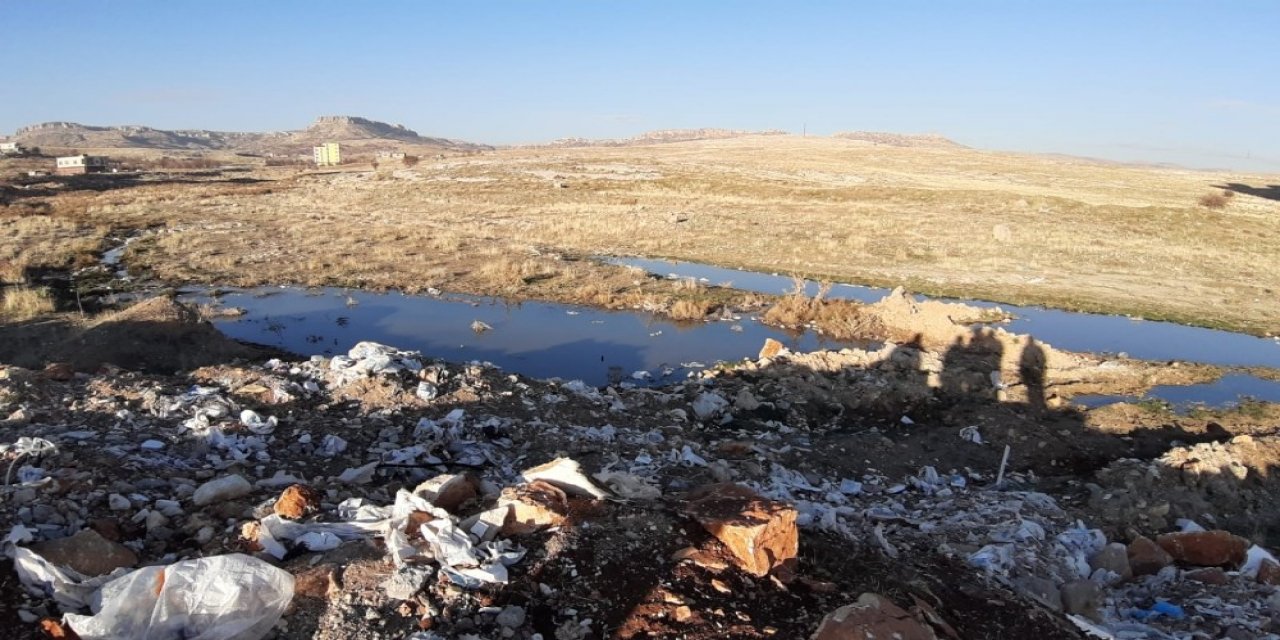 Mardin’deki Bu Mahalle 2021’e Yolsuz, Susuz, Kanalizasyonsuz Ve Çöp Yığını İle Giriyor