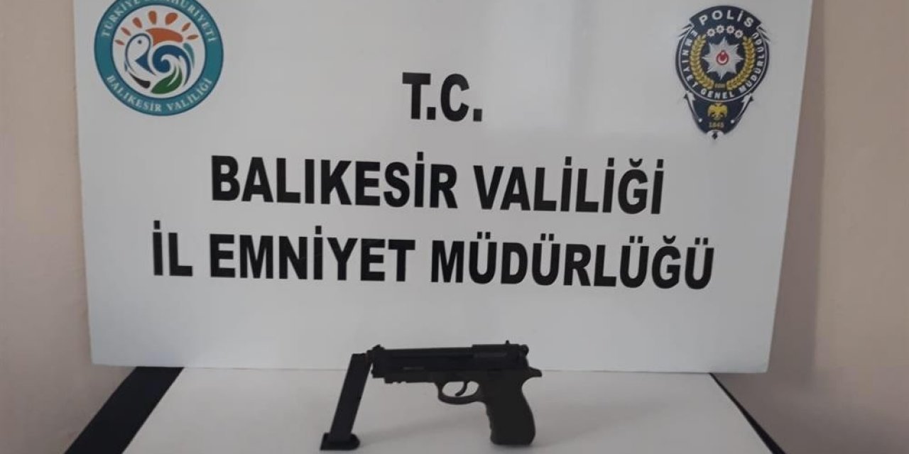 Balıkesir’de Polis 21 Aranan Şahsı Yakaladı