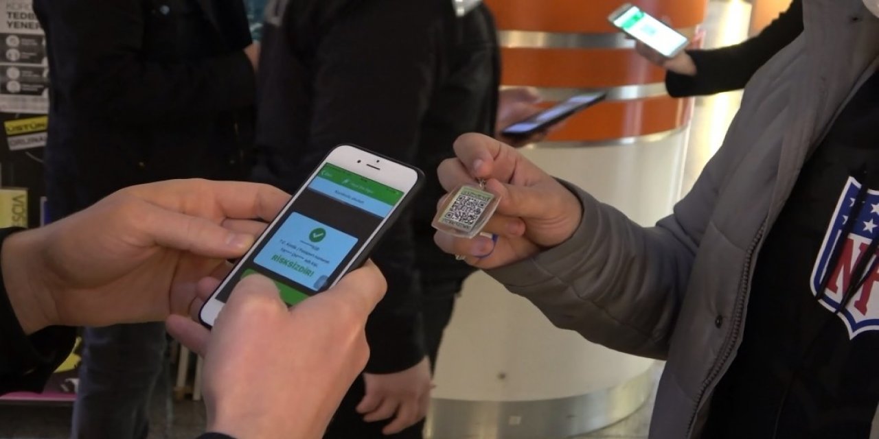 Yaşlılara Kolaylık İçin Hes Karekodlu Anahtarlık Yapıyor