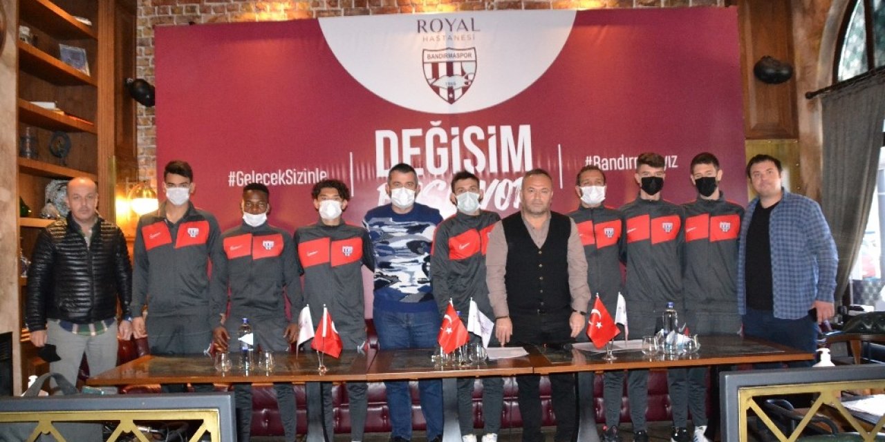 Onur Göçmez : "ne Yazık Ki Bizim Yerimiz 2. Veya 3. Lig"