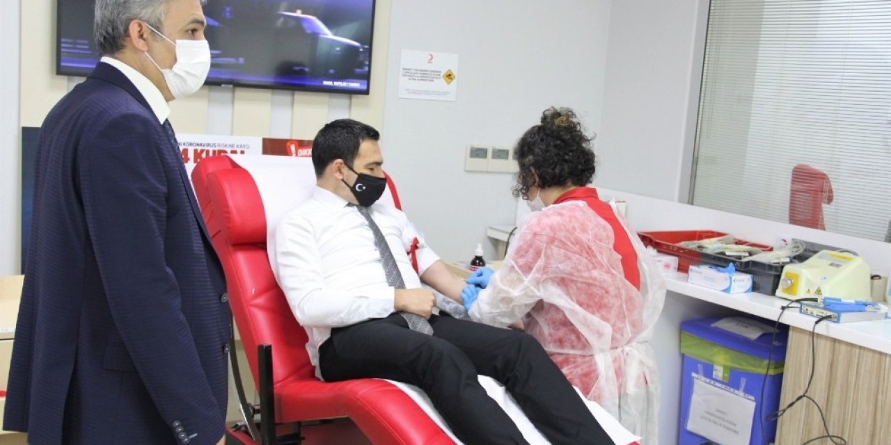 Odunpazarı İlçe Milli Eğitim Müdürlüğü Yöneticilerinden Kan Bağışı