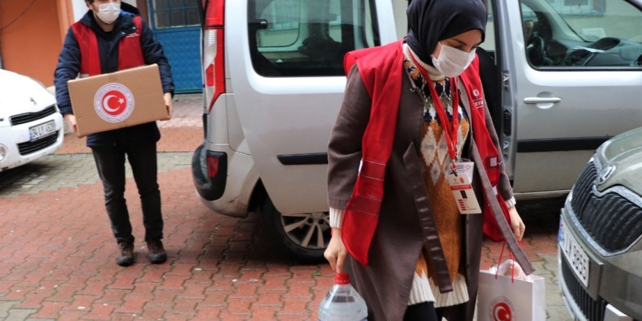 Sultanbeyli Kaymakamlığı Karantinadaki Vatandaşları Yalnız Bırakmadı