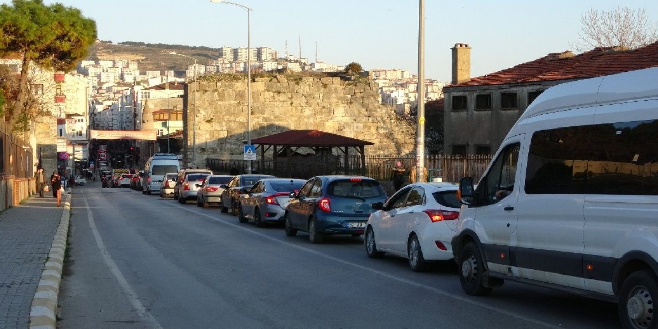 Sinop’ta Trafikte Yılbaşı Yoğunluğu
