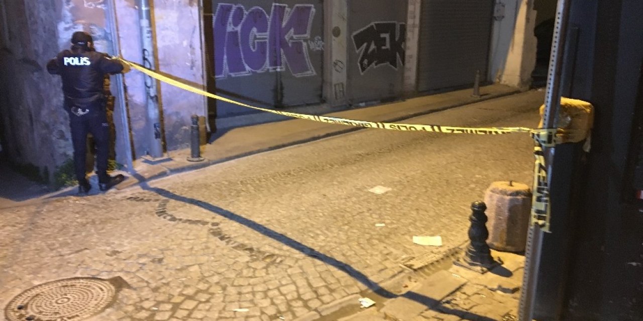 Fatih’te Bıçaklı Kavga: Dehşet Anları Kamerada