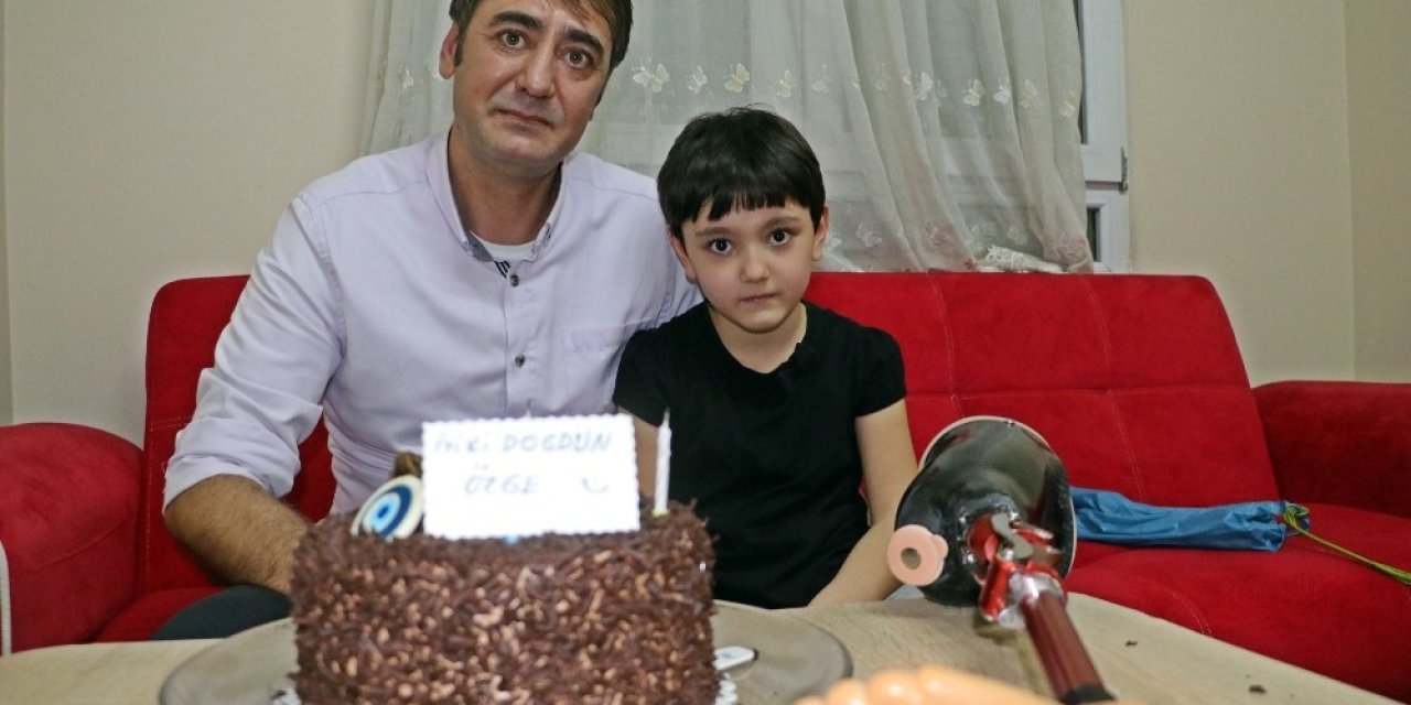 Minik Özge, Yeni Yıla Ve Yaşına, Yeni Proteziyle Girdi