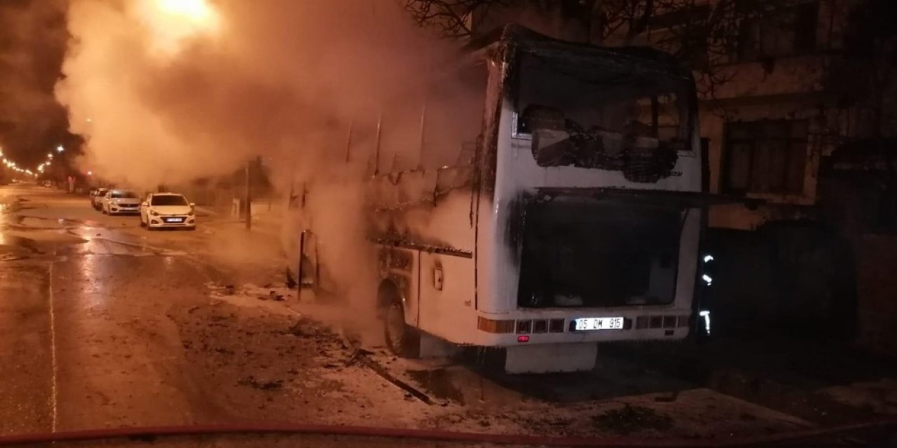 Park Halinde Yanan Otobüs, Kullanılmaz Hale Geldi