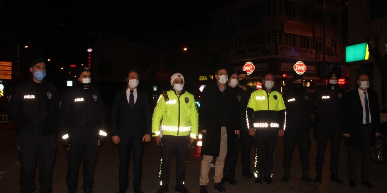 Afyonkarahisar’da 400’e Yakın Polis Görevlerinin Başında Yeni Yıla Girdi