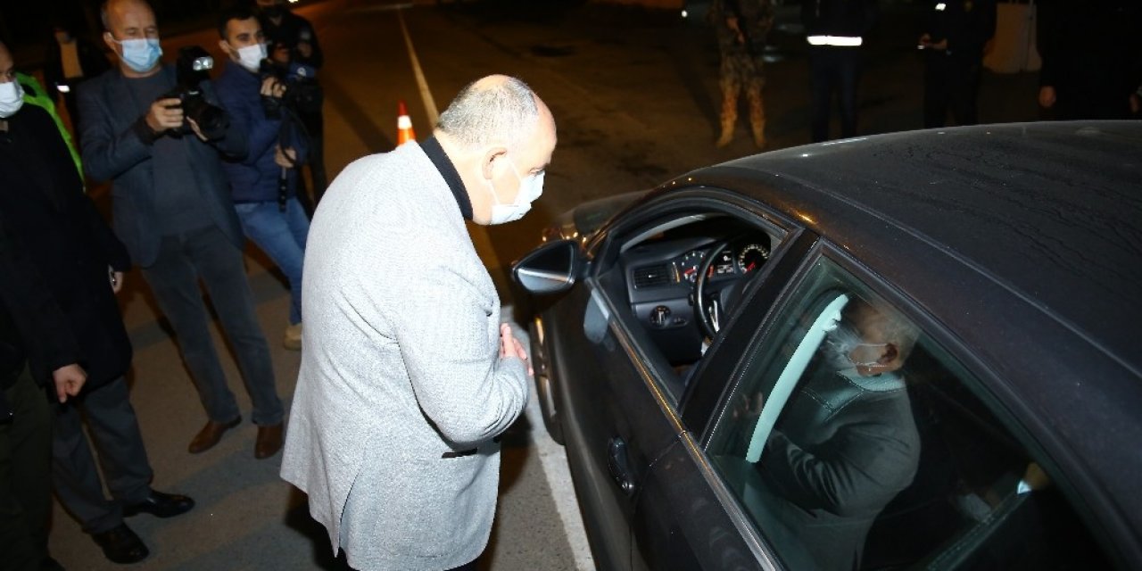 Yılbaşı Gecesi Görevdeki Polislere Moral Ziyareti