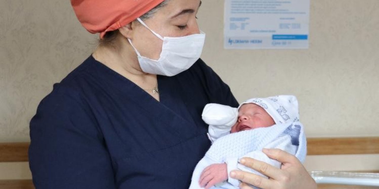 Yeni Yılın İlk Bebekleri Dünyaya Geldi