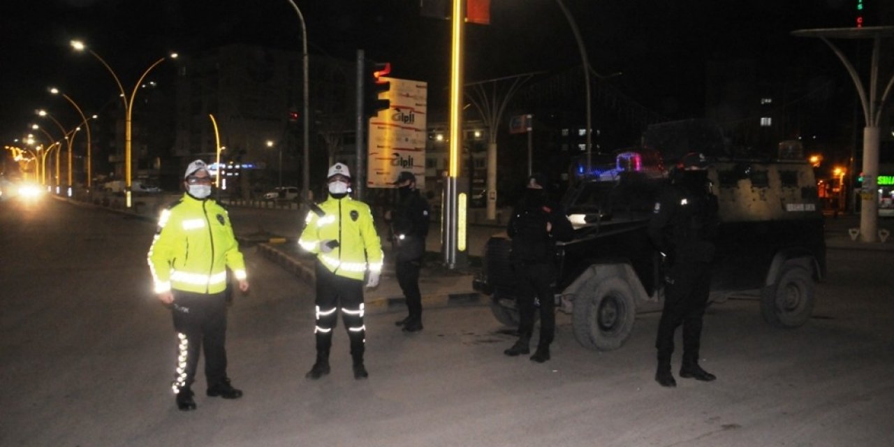 Cizre’de Yılbaşı Gecesi Bin 492 Polis Görev Başında Hazır Bulundu