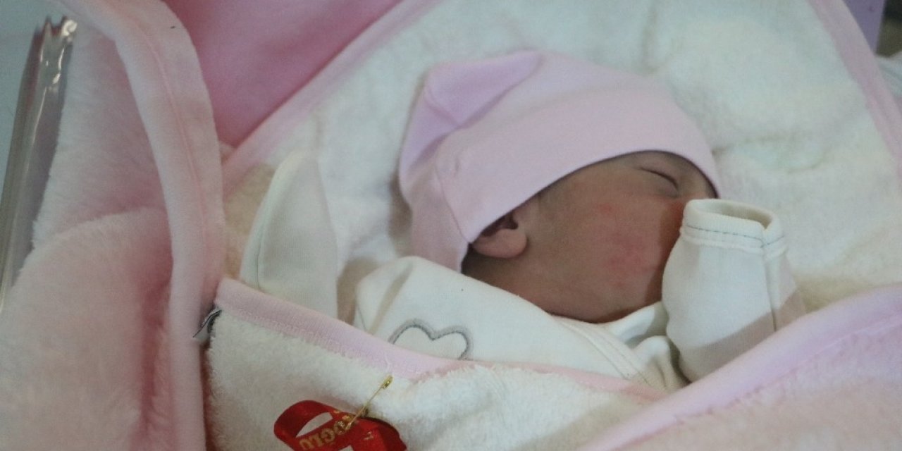 Sivas’ta Yeni Yılın İlk Bebeği 00.02’de Doğdu