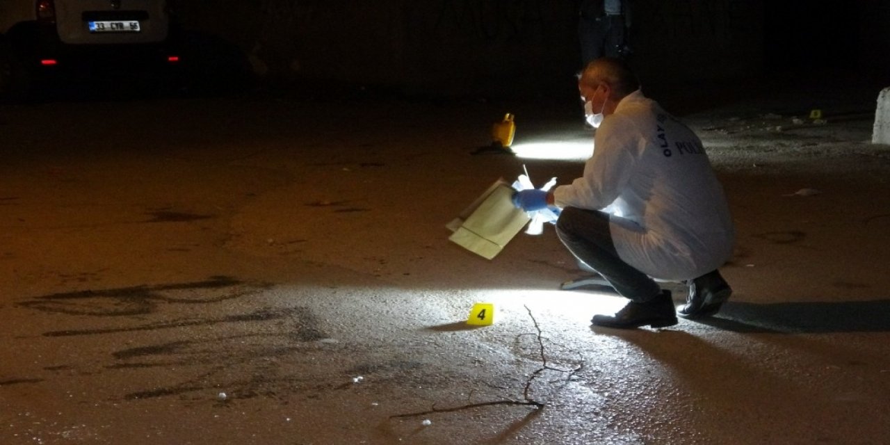 Adana’da Bıçaklı Saldırı: 1’i Ağır 2 Yaralı