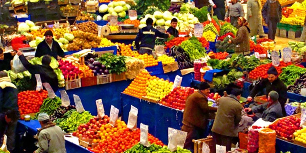 Semt Pazarında Zam Şampiyonu Mandalina Oldu..!