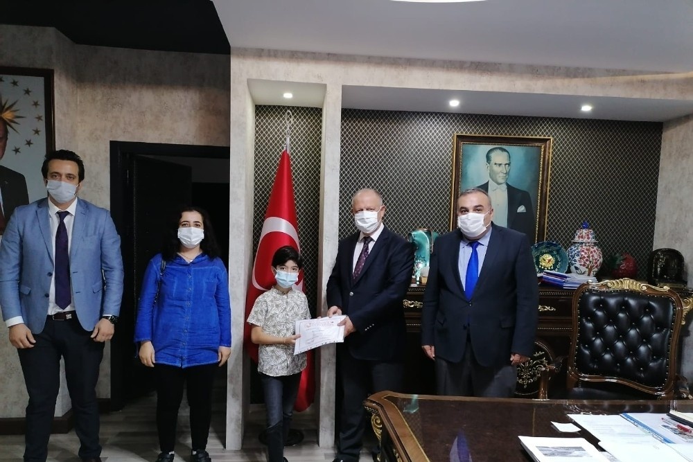 BİLSEM öğrencileri Berkay Balcı ve Mustafa Rüzgar Kocamanoğlu, Canada Carıbou Contest Matematik Yarışması’nda dünya birincisi oldu.