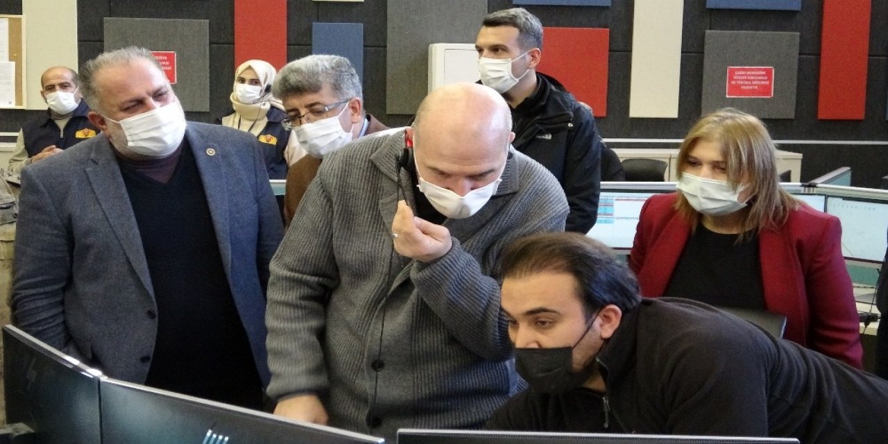 İçişleri Bakanı Süleyman Soylu 112’de Çağrıları Karşıladı..!