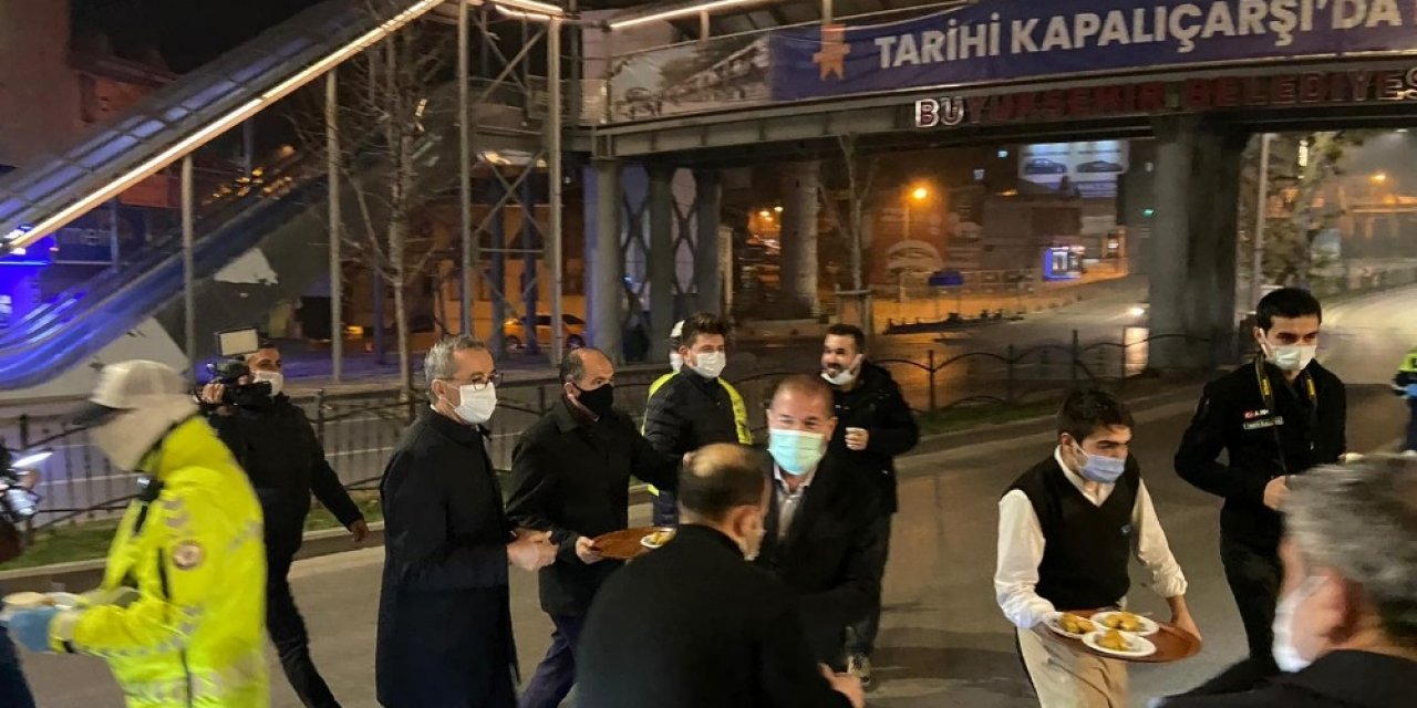 Alpedo-kervan’dan Polislere Tatlı Ve Salep İkramı