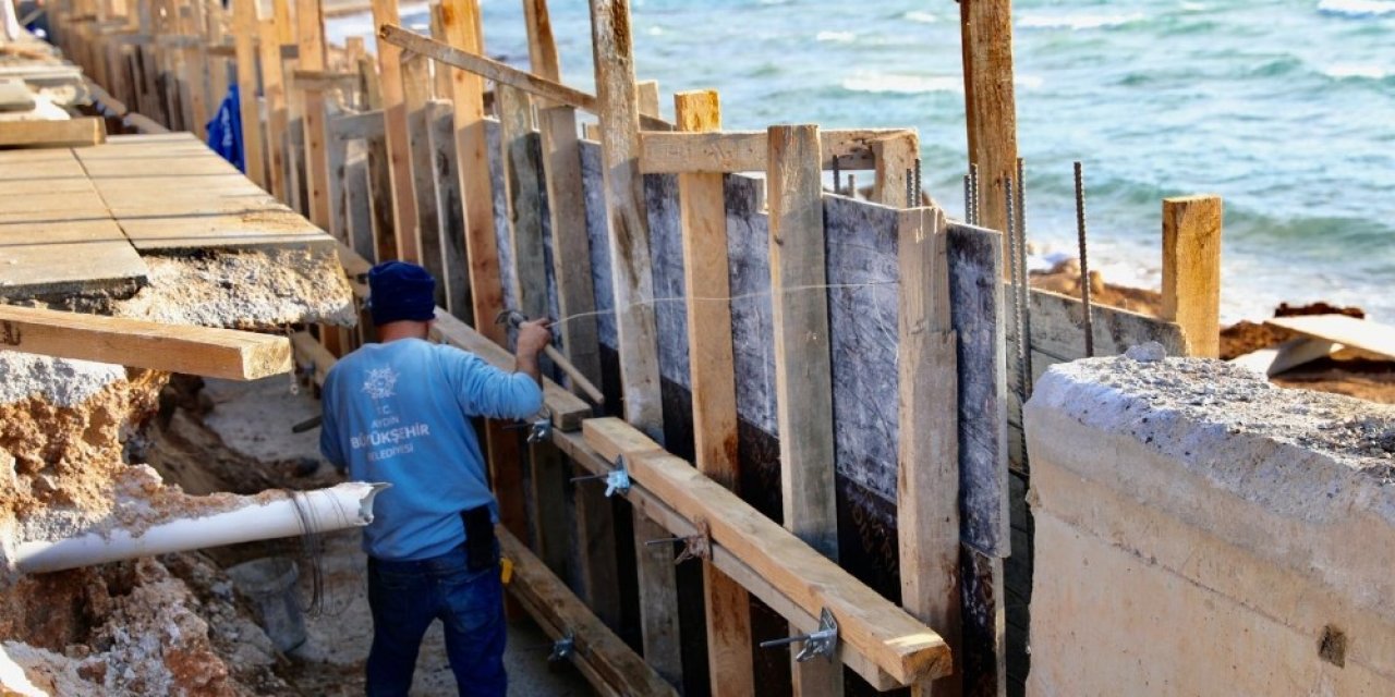 Didim’de Belediye Ekiplerinden Yeni Yıl Mesaisi