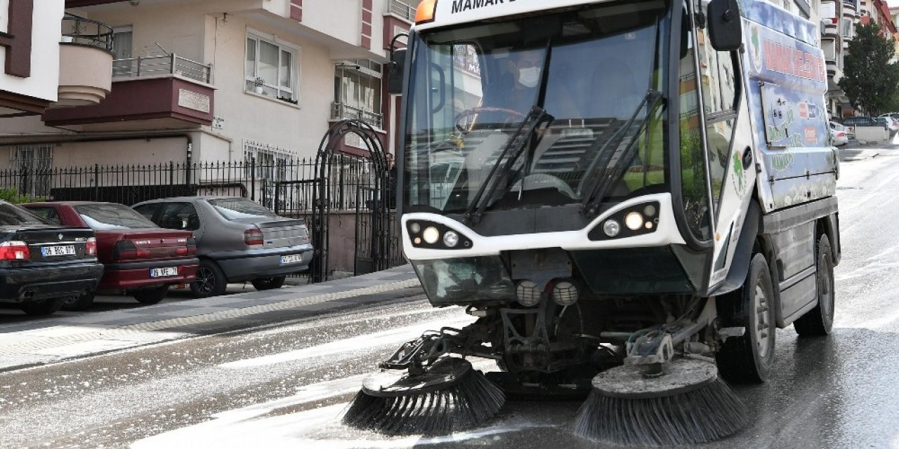 Mamak’ta Yeni Yılın İlk Mesaisi Temizlikle Başladı