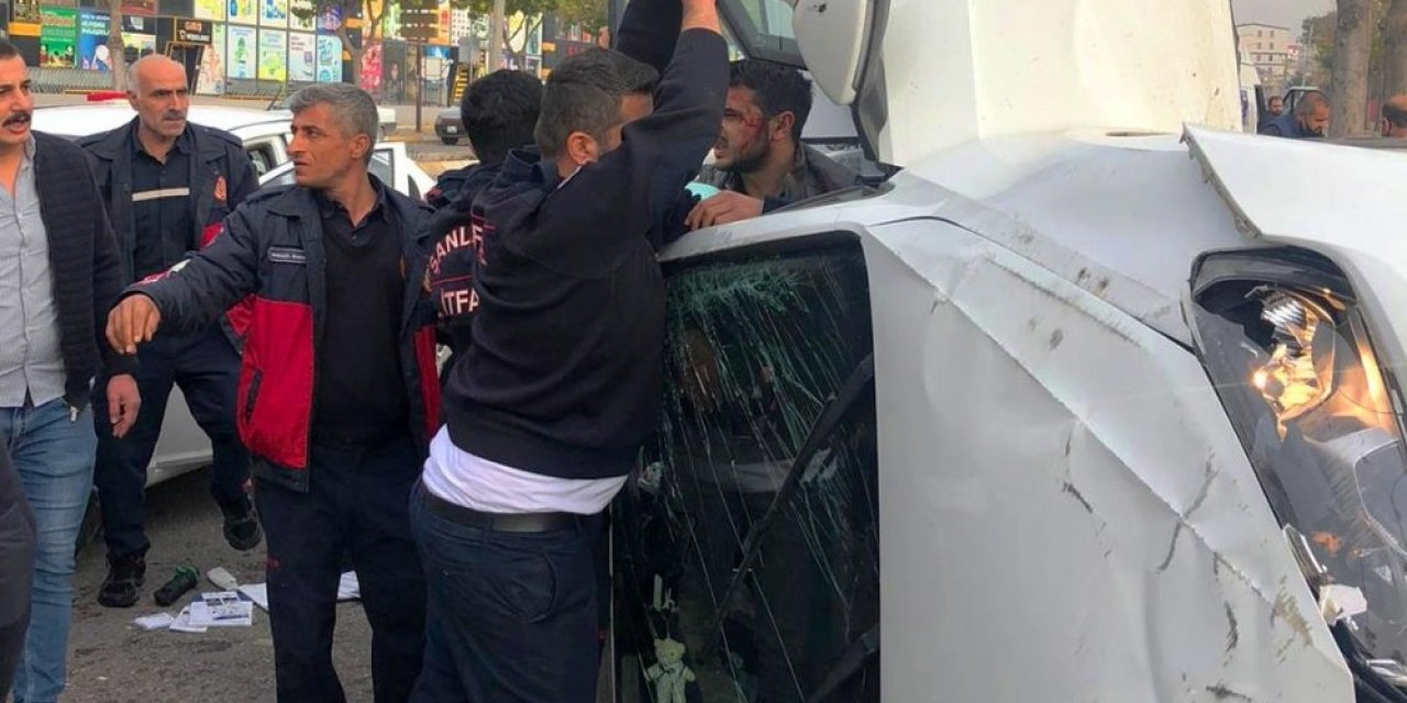 Sokağa Çıkma Kısıtlamasında Trafik Kazası: 3 Yaralı