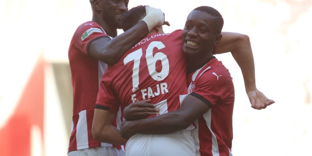 Max Gradel 4. Golünü Attı