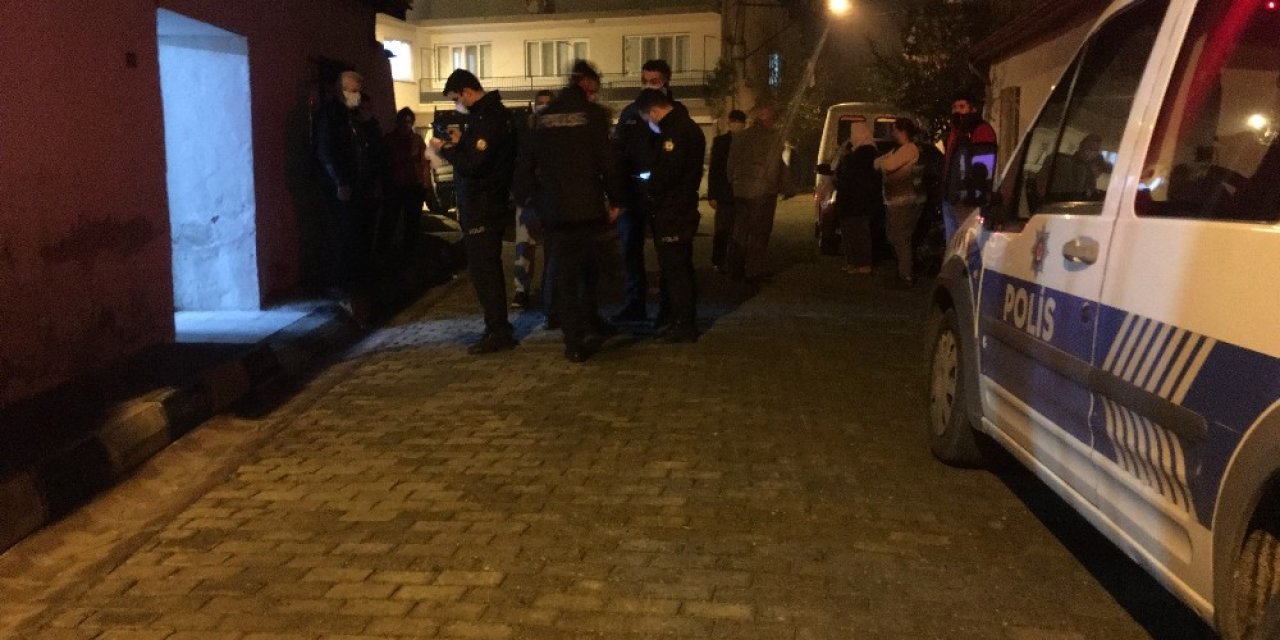 Yaşlı Kadın Evde Ölü Bulundu