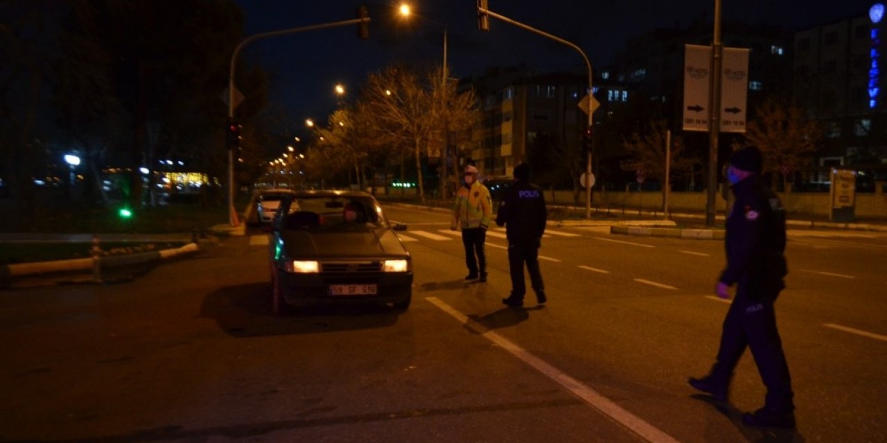 İnsanların Çekildiği Sokaklar Onlara Emanet