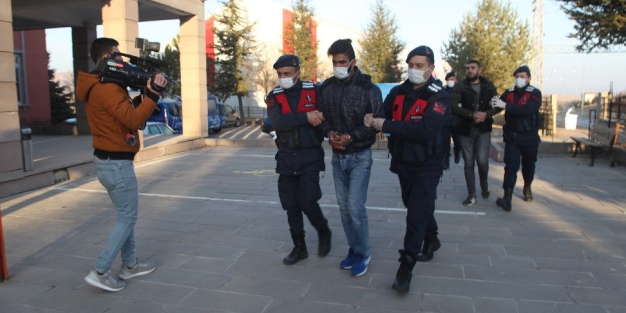 2 Genci Öldürerek Gömen Şüpheliler: "iyi Çekin"
