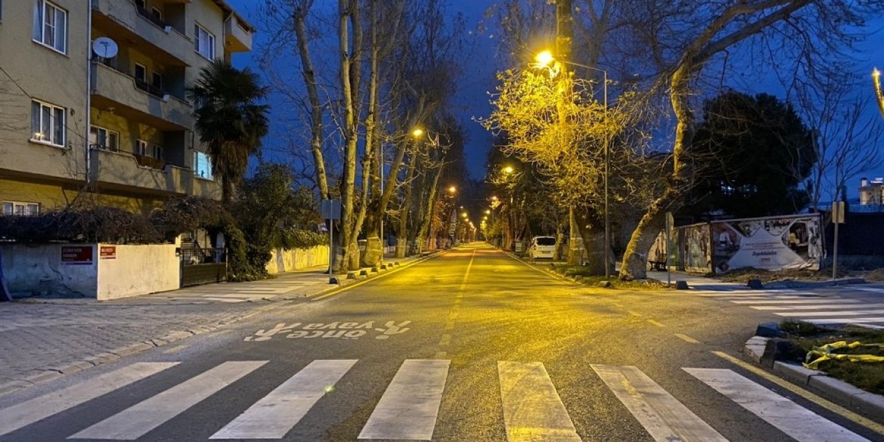 Sındırgı Kurallara Uydu, Sokakları Boş Bıraktı