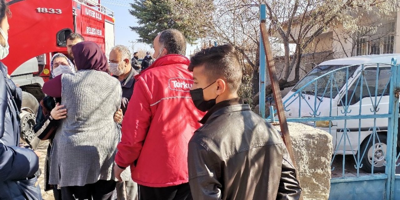 Yalnız Yaşayan Kadın Sobadan Çıkan Yangında Hayatını Kaybetti