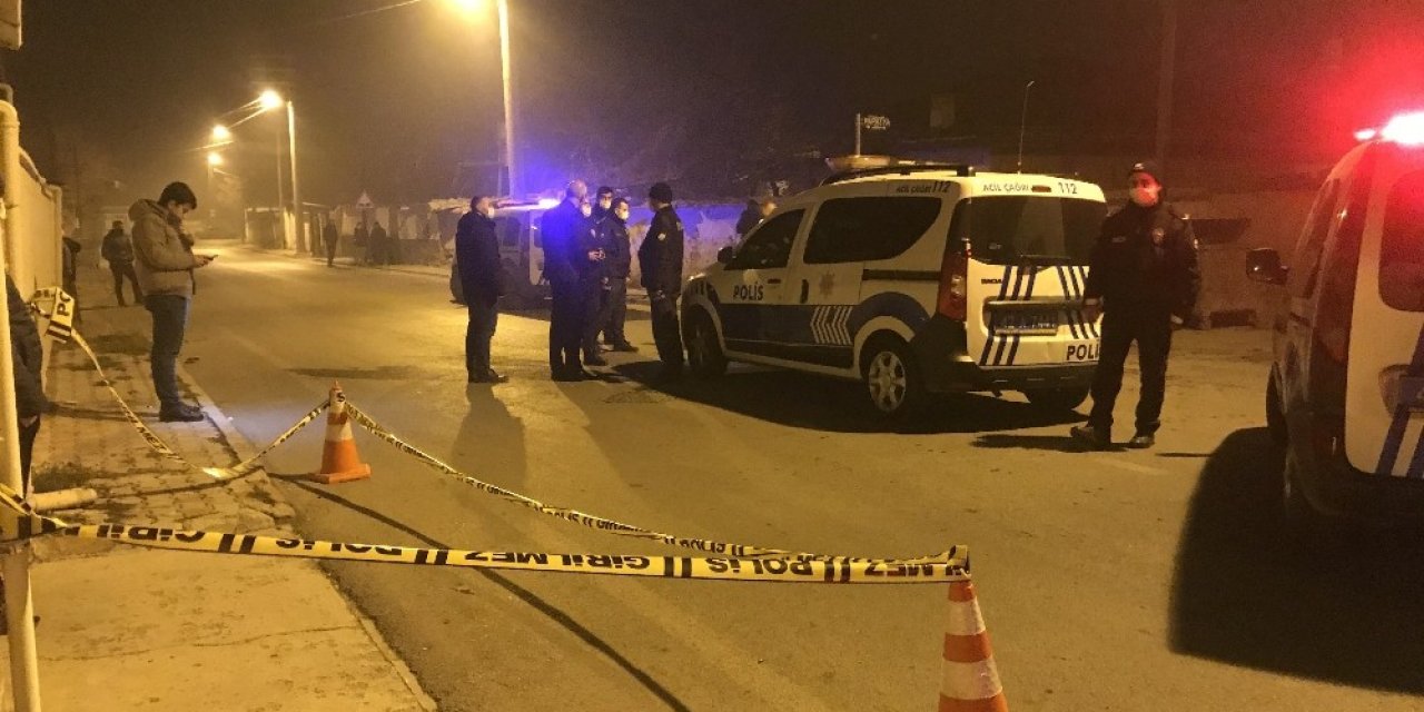 Eşini Götürmeye Geldi, Kayınpederi Ve 2 Kayınbiraderini Yaraladı