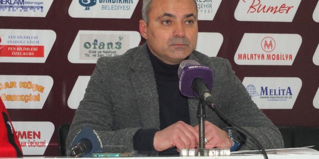 Sözeri: "oyuncularım Yürekleri İle Oynadılar"