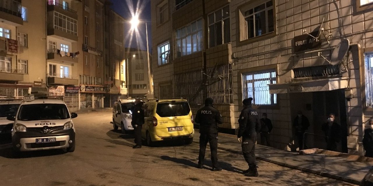 Yalnız Yaşayan Adam Evinde Ölü Bulundu