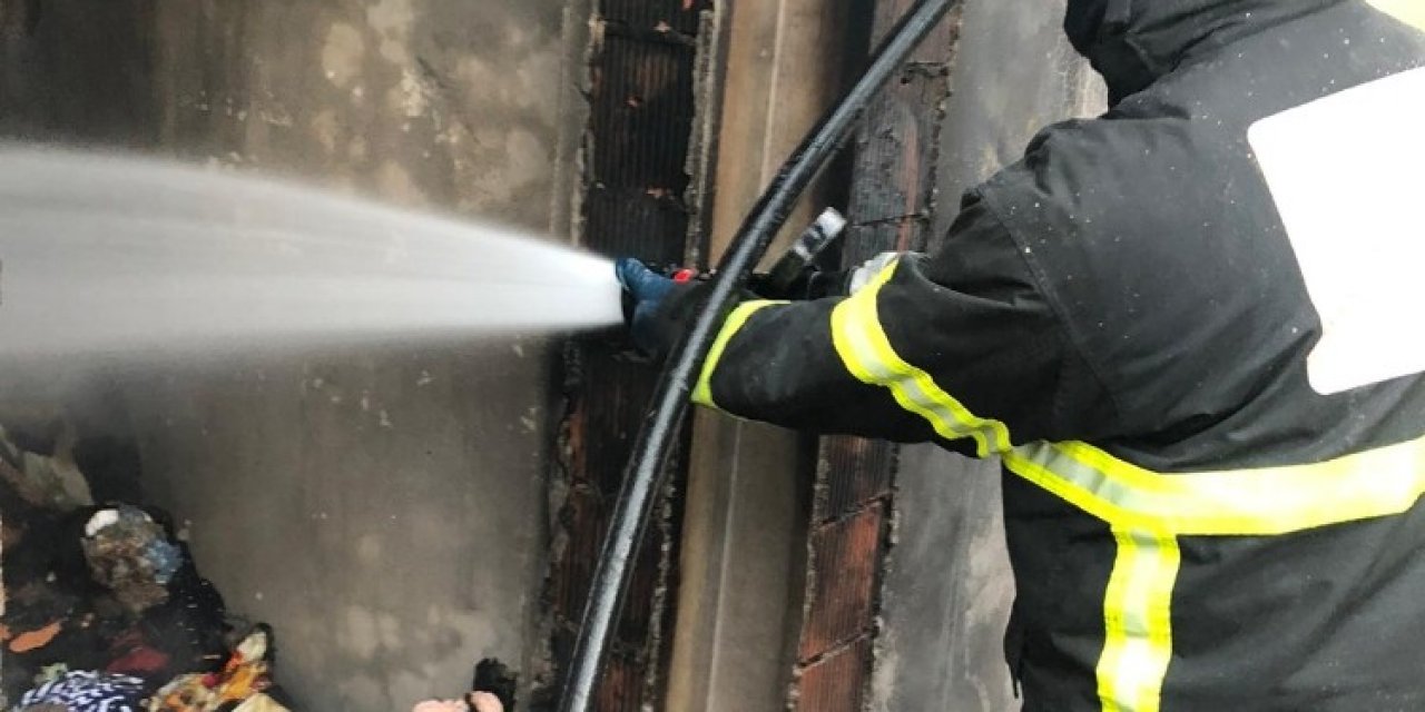 Çaycuma’da Bir Evde Tüp Bomba Gibi Patladı