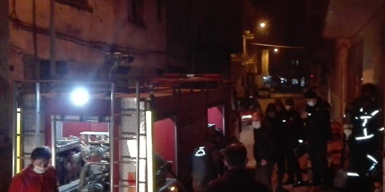 Ordu’da Ev Yangını: 2 Kişi Hastaneye Kaldırıldı