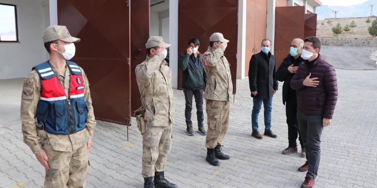 Kaymakam Kaptanoğlu, Güvenlik Güçlerini Ziyaret Etti