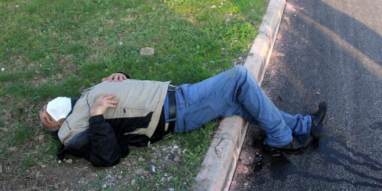 Hastaneye Giderken Nehre Düştü, 2 Saat Kurtarılmayı Bekledi