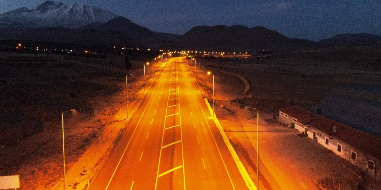 Develi - Erciyes Yolu Aydınlatma Çalışmasının İlk Etabı Tamamlandı