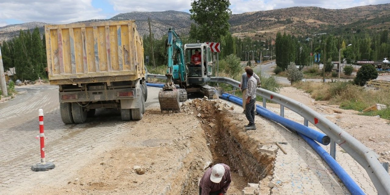 Konya Büyükşehir’den 2020’de 432,3 Kilometre Su Ve Kanalizasyon Şebekesi