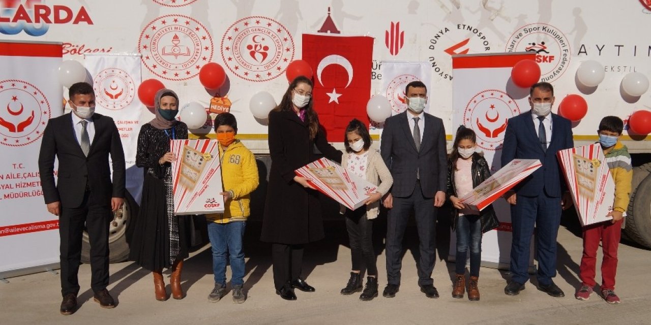 Hediye Karavanının 12. Durağı Batman Oldu