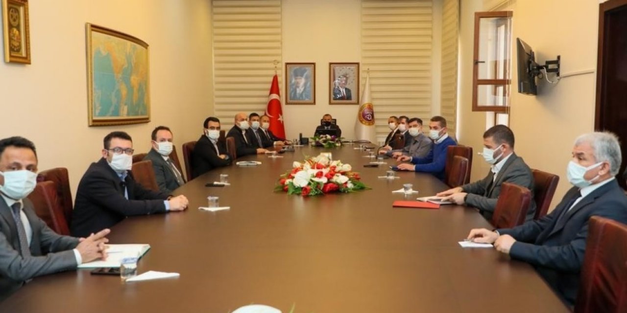 Vali ‘aşı Propagandasına’ Karşı Uyardı