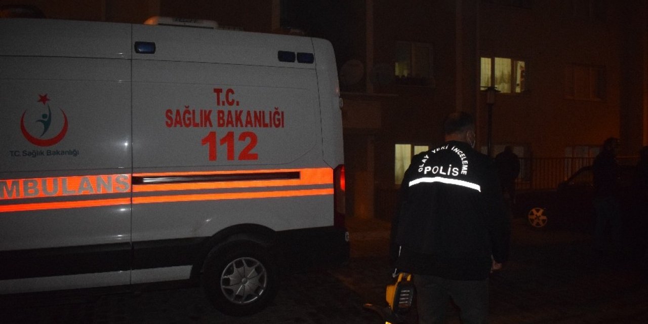 Bir Gün Önce Hastaneye Kaldırılan 51 Yaşındaki Şahıs Evinde Hayatını Kaybetti